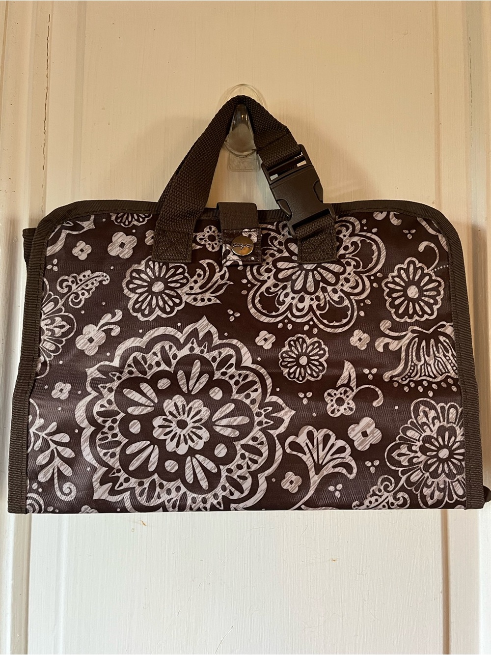 thirty-one Timeless Beauty Bag Woodlock Floral Pattern